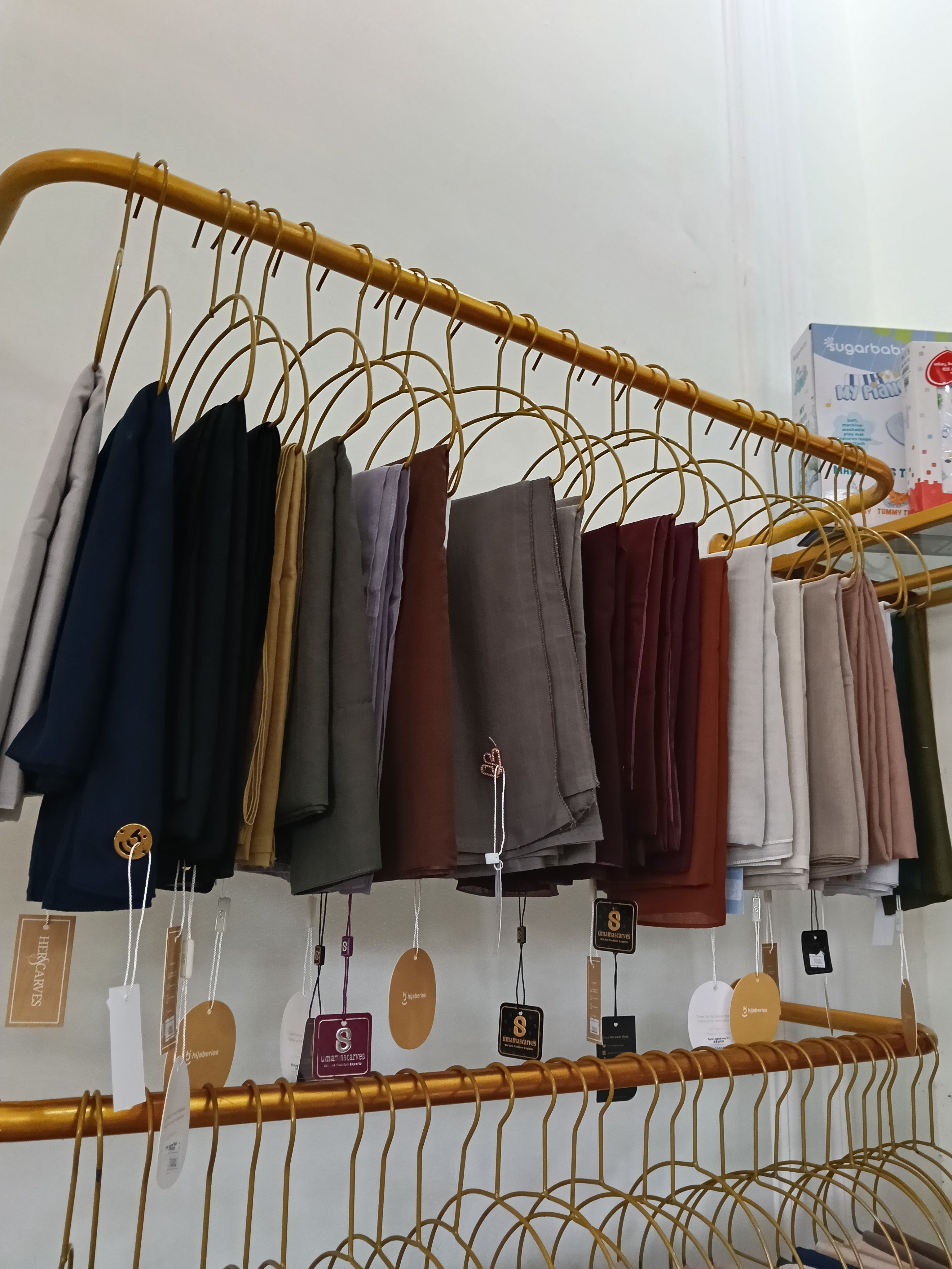 Kerudung segi empat hb
